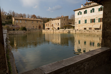 Fototapeta na wymiar Thermal Water Pool In Bagno Vignoni