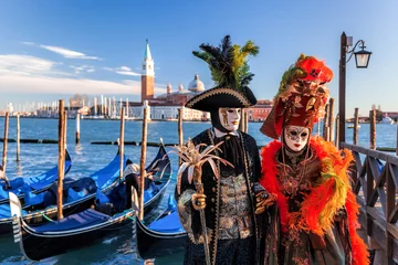 Photo sur Plexiglas Venise Masques de carnaval colorés lors d& 39 une fête traditionnelle à Venise, Italie