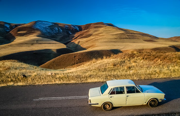Fototapeta na wymiar Driving through the beautiful Alamut mountains in Iran