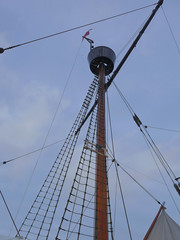 Gro&szlig;mast mit Ausguck und Takelage, Hansekogge, Hochformat