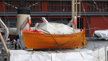 Rettungsboot aus Holz