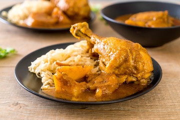 Chicken Massaman Curry Paste with Noodle
