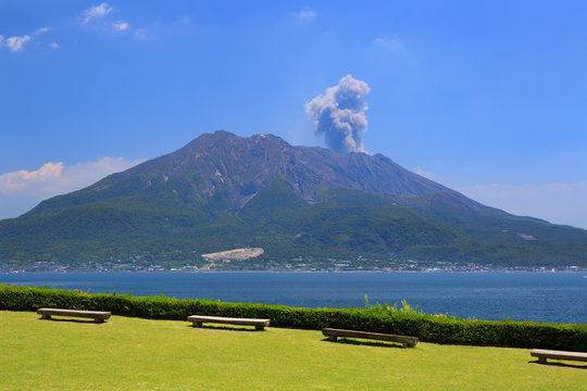 仙巌園からの桜島 -雄大な景観が美しい島津家の別邸より-