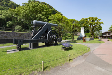 仙巌園 鉄製150ポンド砲 -錦江湾・桜島を庭園の景観とした名勝-