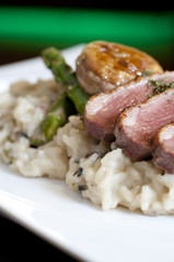 Rissotto de champiñones y trigueros con pato.