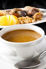 Cocido madrileño completo.