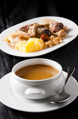 Cocido madrileño completo.