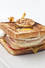 Sandwich club ,con huevo