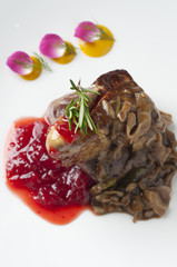 Canguro y taco de foie a la plancha.