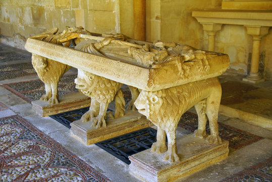 Kenotaph des Heiligen Domingus im Kloster Silos
