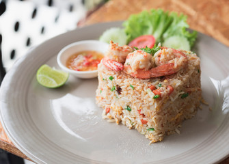 Fried rice with shrimp.