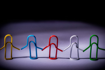 stationery clips like people