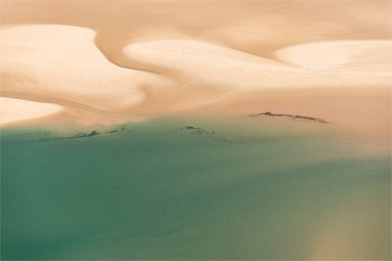 Vue aérienne de bancs de sable dans le Bassin d'Arcachon en France