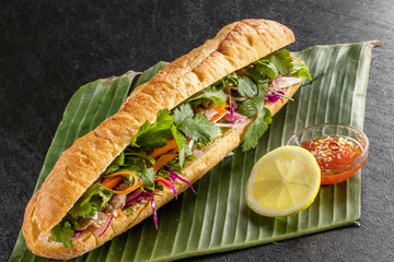 バインミー　ベトナムのサンドウィッチ　banh mi Vietnamese sandwich