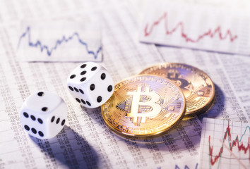 Kryptowährung Bitcoin mit Würfeln