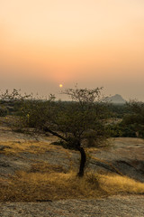 Fototapeta na wymiar sunrise over Jawai Leopard Reserve, Bera, Rajasthan