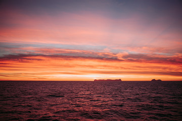 Obraz premium Norwegen | Fährenüberfahrt zu den Lofoten