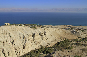 Fototapeta na wymiar coast of the Dead Sea from the mountain top