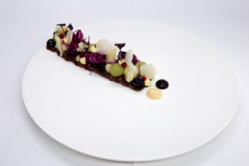 Hotel Eden Spiez | Speisekarte Herbst Rehcarpaccio, Rotkraut, Sellerie, Apfel, Sauerteigbrot