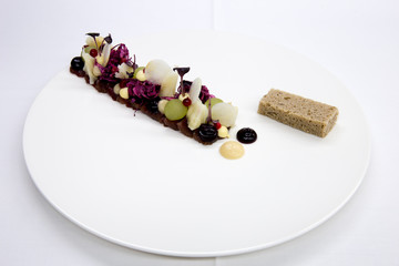 Hotel Eden Spiez | Speisekarte Herbst Rehcarpaccio, Rotkraut, Sellerie, Apfel, Sauerteigbrot