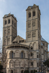 Fototapeta na wymiar Basilika in Kölner Altstadt