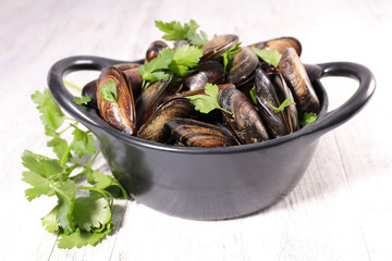 mussel and parsley