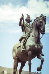 Fototapeta na wymiar Madrid Plaza Mayor with statue of king Philips III 