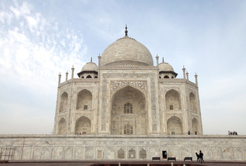 Fototapeta na wymiar Main structure of Taj Mahal, Agra India