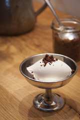 Kokosnusseis mit Schokolade