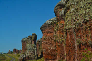 o c&eacute;u sobre a rocha