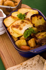Beef in Irish Stout Stew
A dish of Beef in Irish stout with a topping of sliced potatoes
