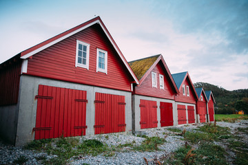 tradicional puerto pesca noruega, casa de pescadores