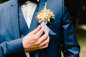 wedding flowers bride bouquet rings