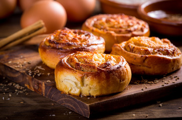 close up of cinnamon rolls with cheese, Golfeados