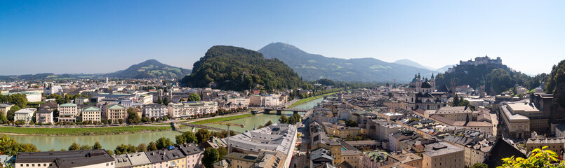 Obraz premium Cityscape with of Historic Salzburg City