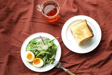 朝食