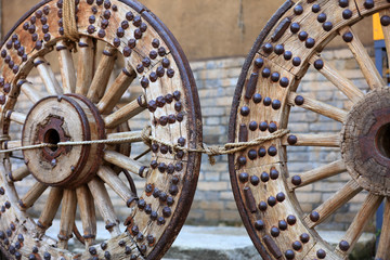 The old wooden wheels