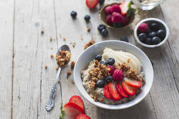 porridge with fruits