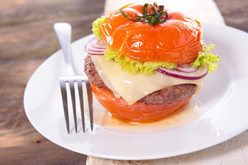 tomato,cheese and beef