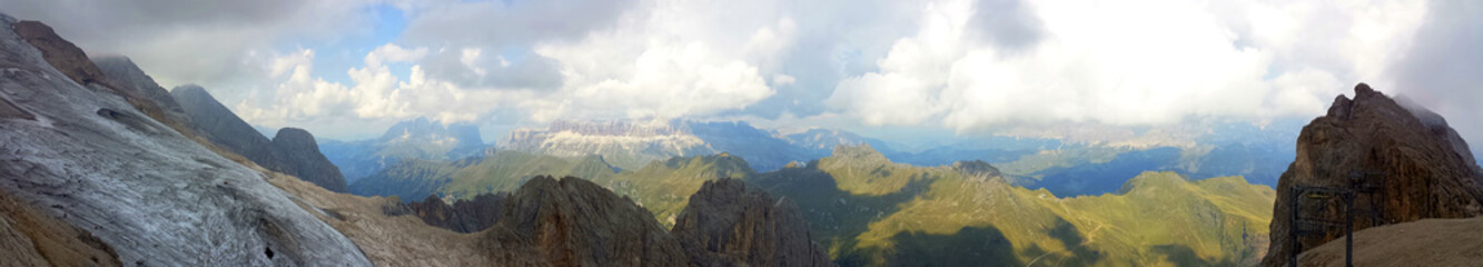 Obraz na płótnie Canvas Panoramic view of Dolomites Alps
