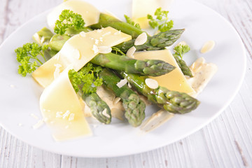 asparagus with cheese