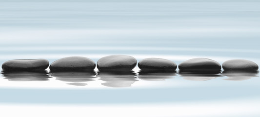 spa de piedras y agua