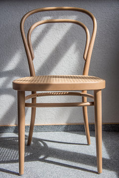 Thonet Stuhl aus Buchenholz und Flechtwerk