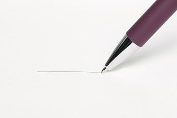 Kugelschreiber hinterlässt einen Strich