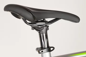 Tableaux ronds sur aluminium Vélo Bike saddle on white background, close up view, studio photo