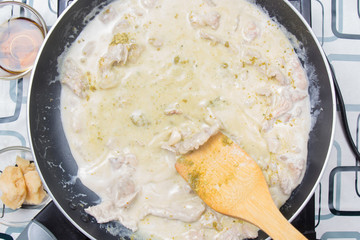 Chef stir fry for cooking green curry
