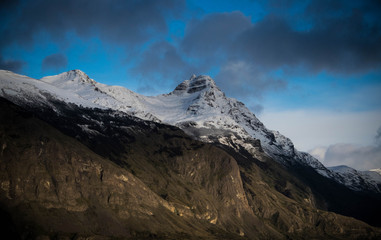 Sur glaciar montaña
