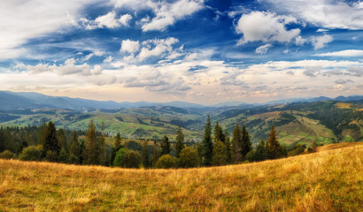 foggy morning. a picturesque autumn dawn in the Carpathian Mountains