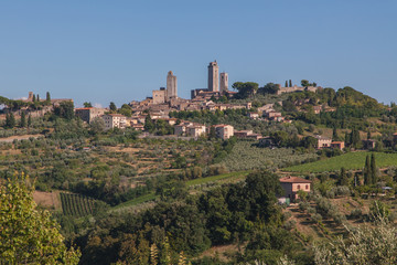 Fototapeta na wymiar Panorama of Tuscan hill town San Gimignano