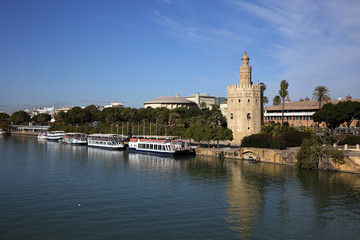 Wahrzeichen Torre de Oro - Goldener Turm